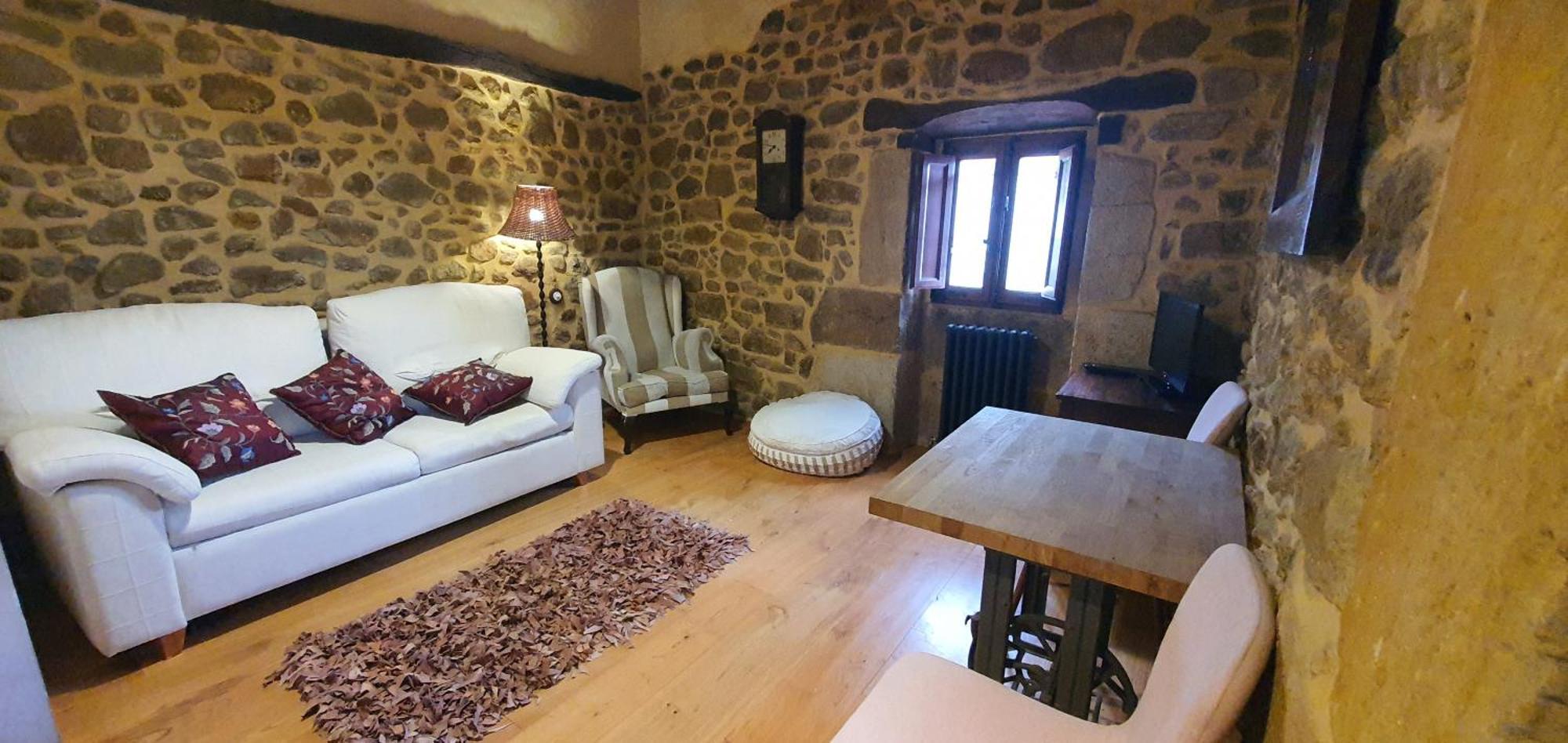 Fuente De Gueelo Guest House San Bartolome de Meruelo Exterior photo